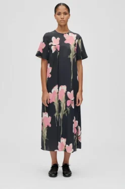 2263 Dry Viscose, Flowy Short Sleeve Midi Dresssg-aw25-d164-2263*Stine Goya Sale