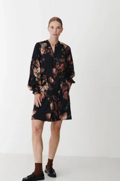 Karmamia Agnes Dress 2226< Kjoler|Ammevenligt Tøj