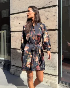 Karmamia Agnes Dress 2226< Kjoler|Ammevenligt Tøj