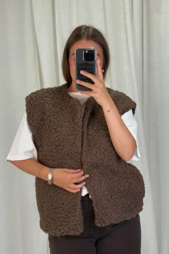 Alicia Vest*A-bee Best