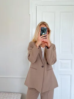 Avery Suit Blazer*Neo Noir New