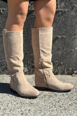 Azura Boot*Bloom Hot