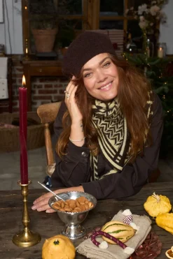 Bcginger Baret 9746*Black Colour Sale