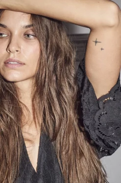 Curvey Lace Hem Dress HL10009*Haute L'Amitié