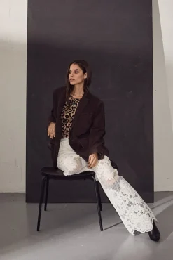 Haute L'Amitié Curvey Lace Hem Pant HL10214< Bukser, Jeans & Leggings