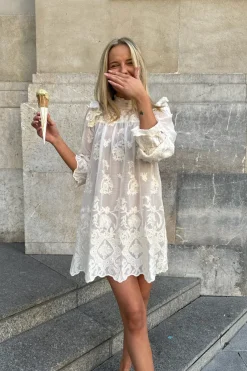 BYIC Ellinoric Lace Dress< Kjoler