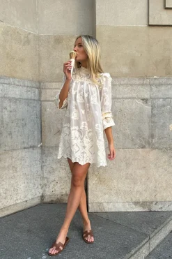 BYIC Ellinoric Lace Dress< Kjoler