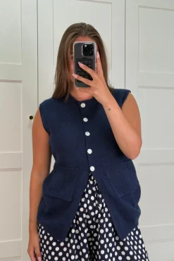 Esme Vest*A-bee Online