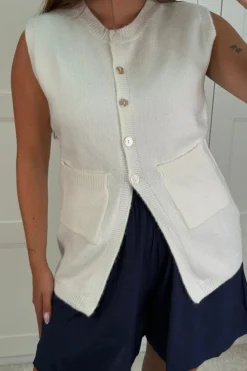 Esme Vest*A-bee Online