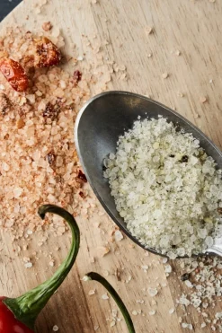 Nicolas Vahé Gaveæske, Parmesan & Basil salt & Chilli salt< Salte & Krydderier