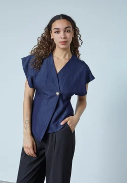 Gevela-Ve1 18995*Sisters Point Hot