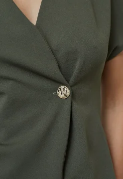 Gevela-Ve 18864*Sisters Point Hot