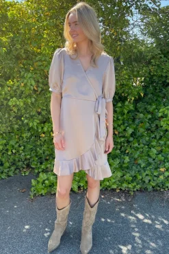 Givea-Dr 19014*Sisters Point Sale