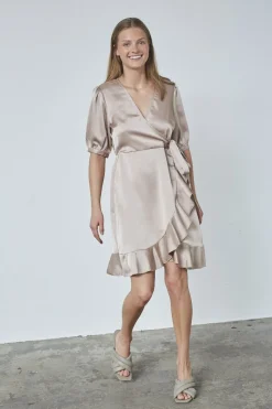 Givea-Dr 19014*Sisters Point Sale