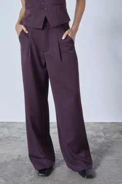 Great-Pa2 19028*Sisters Point Hot