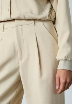 Great-Pa3 19065*Sisters Point Outlet