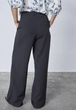 Great-Pa3 19065*Sisters Point Outlet