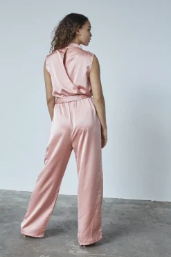 Guto-Ju4 19010*Sisters Point Hot