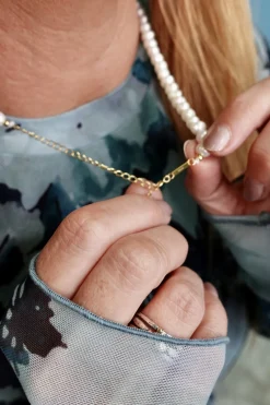 Halskæde Med Hvide Perler*Mellow Moon