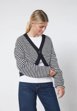 Helva-Ca 19024*Sisters Point Clearance