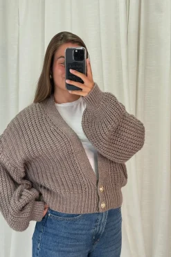 Ivy Cardigan*A-bee Best