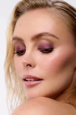 Wonderskin Iykyk Eyeshadow Stick< Øjenskygge