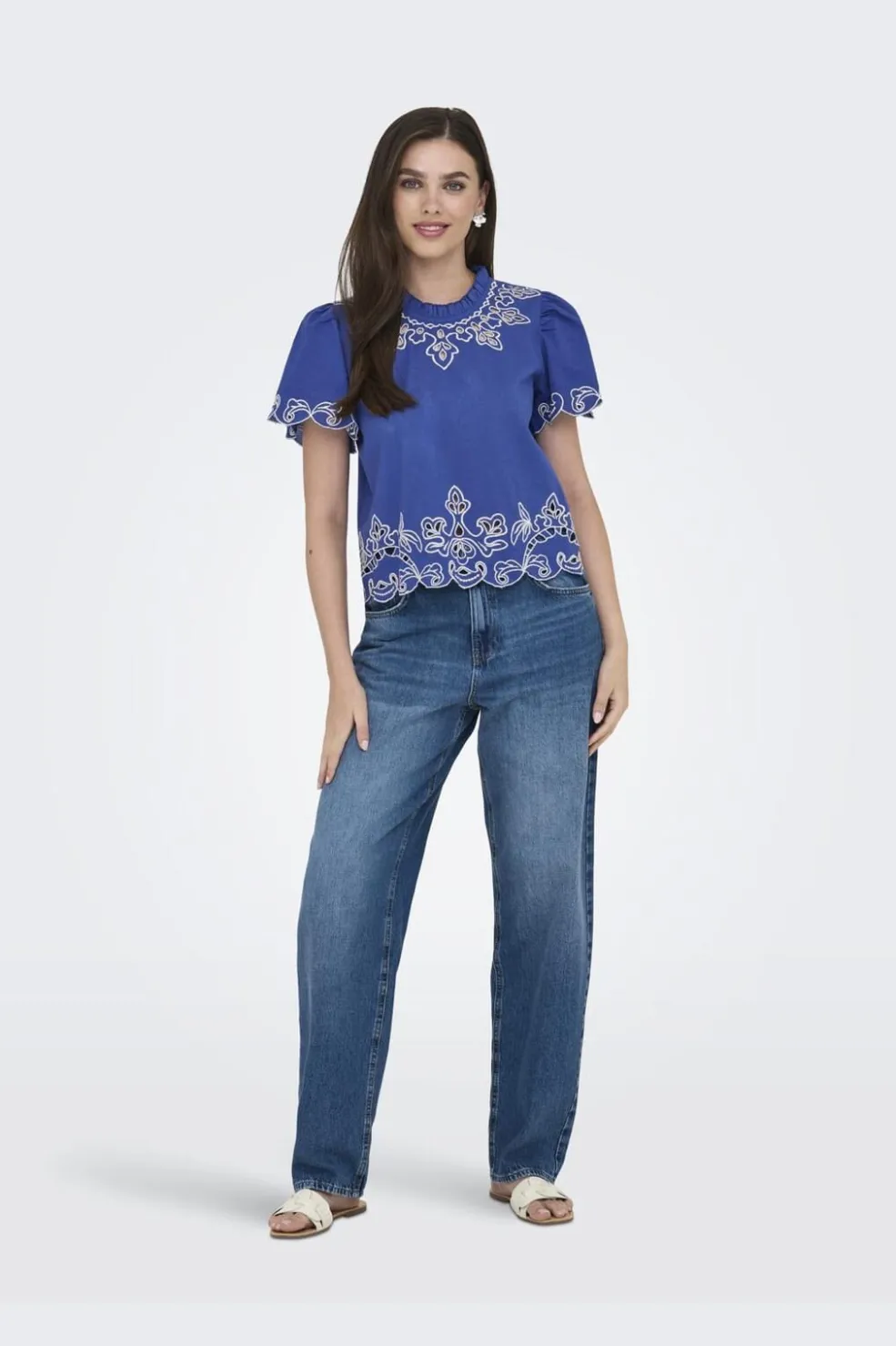 JDY vera S/S Embroidery Top< T-Shirts & Toppe