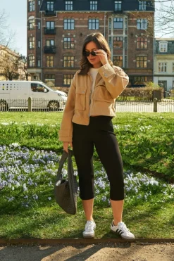 Jenings Capri Pants 163983*Neo Noir Sale