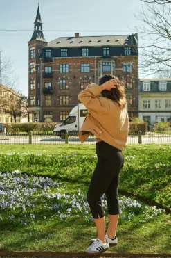 Jenings Capri Pants 163983*Neo Noir Sale