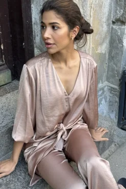 Karina Satin Wrap 14974*Continue Online