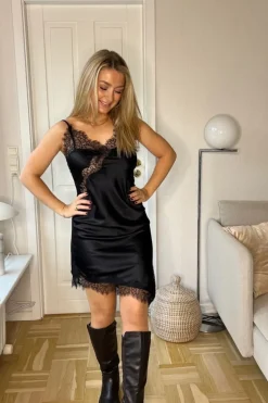 Lace Midi Dress*Dear Molly Sale