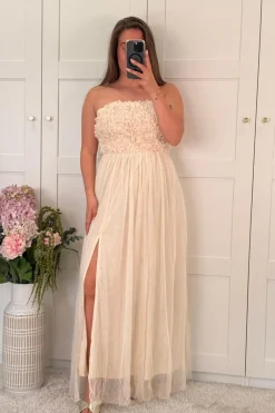 A-bee Laure Kjole< Kjoler