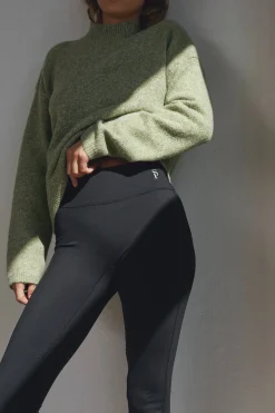 Lay-Leg 19286*Sisters Point Outlet