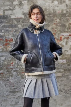 Leah-Ja 18680*Sisters Point