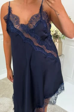 A-bee Leni dress< Kjoler