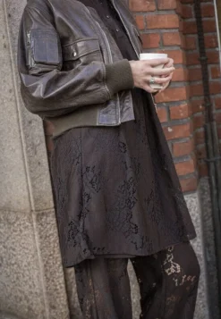 Love & Divine Love441-39 19271< Kjoler