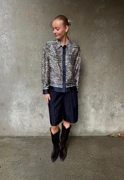 Love1393-1 19479*Love & Divine