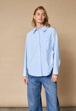 Love1442 19524*Love & Divine