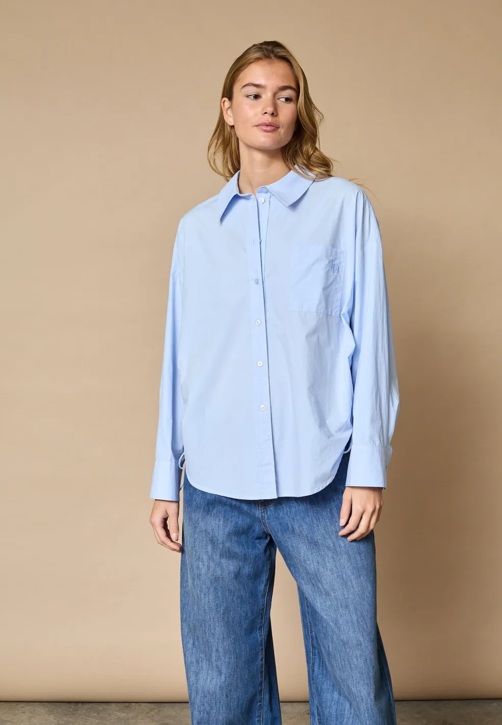 Love1442 19524*Love & Divine