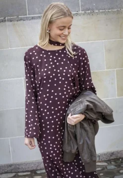 Love & Divine Love1421-1 19277< Kjoler