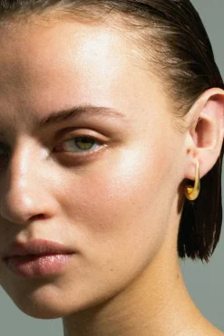 Jane Kønig Mega Orbis Drop Stud MODS-SS25-G< Øreringe