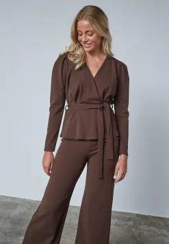 Nasa-Ls 15886*Sisters Point Sale