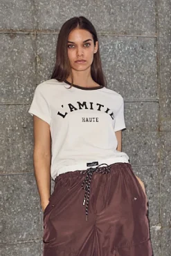 Haute L'Amitié Neckline Logo Tee HL10006< T-Shirts & Toppe