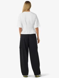 Noisy May Nmkieran 2/4 Fitted Logo T-Shirt Fwd< T-Shirts & Toppe