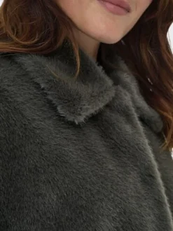 Onlsof Fur Cape*Only New