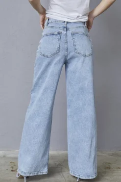 Owi-W.Je15 18367*Sisters Point Hot