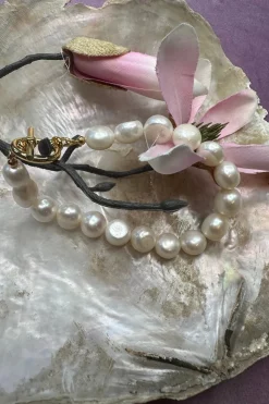 Perlearmbånd m. Forgyldt Perle*Mellow Moon Clearance