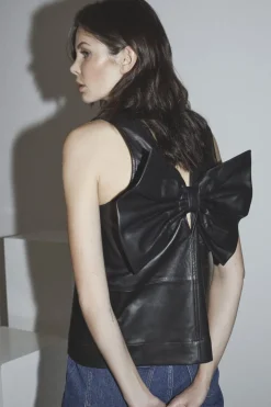 Co´Couture Phoebecc Leather Bow V-Top 35884< Bluser & Skjorter