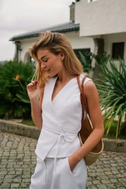 Neo Noir Samara Ramie Waistcoat 165105< Veste