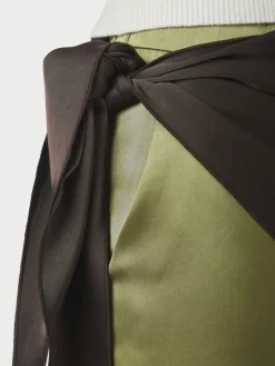 Serina Heavy Sateen Big Scarf 168193*Neo Noir Clearance